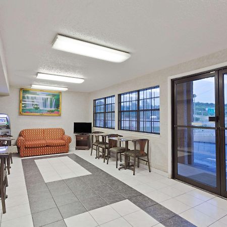 Days Inn By Wyndham Downtown-Nashville West Trinity Lane Extérieur photo