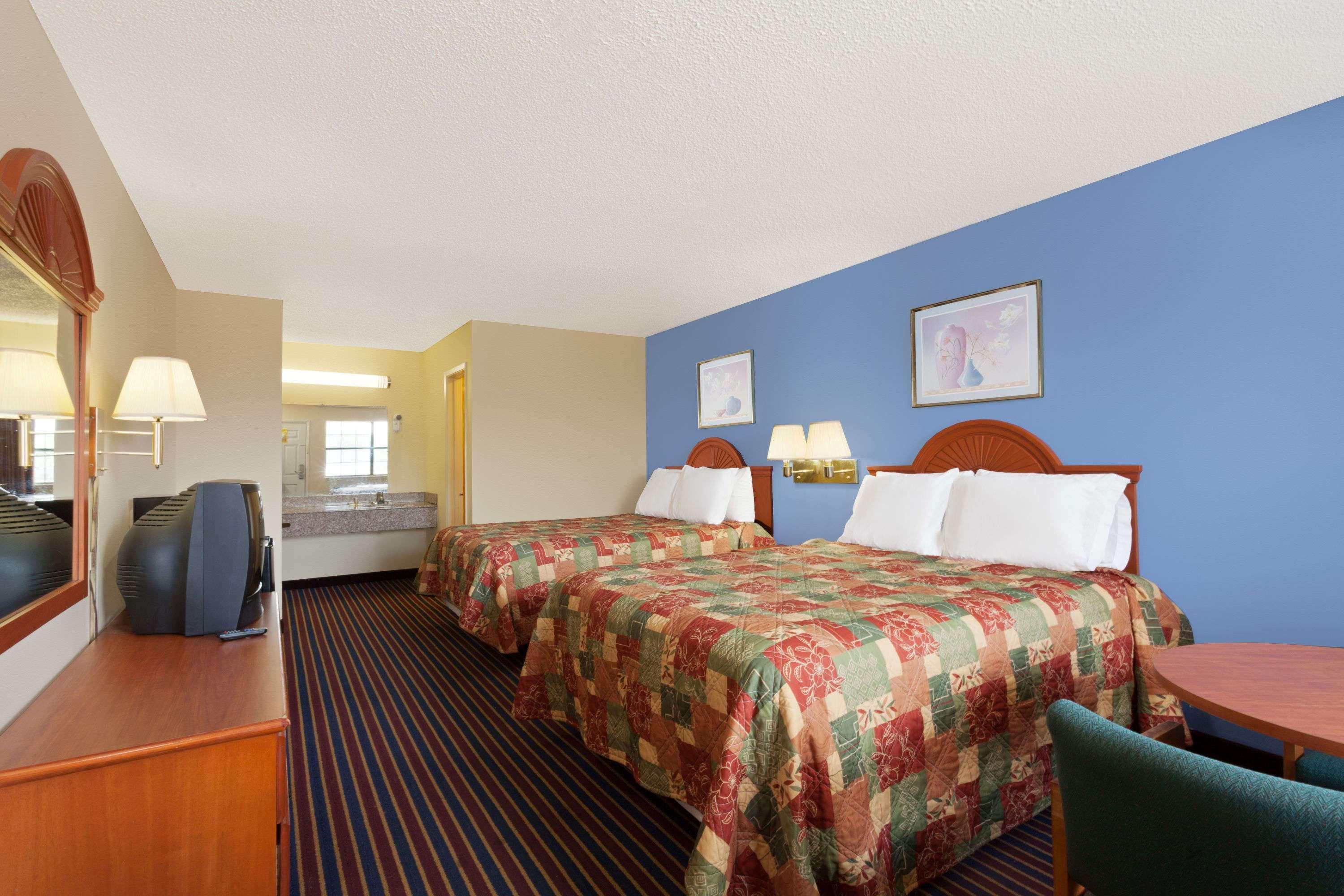Days Inn By Wyndham Downtown-Nashville West Trinity Lane Extérieur photo