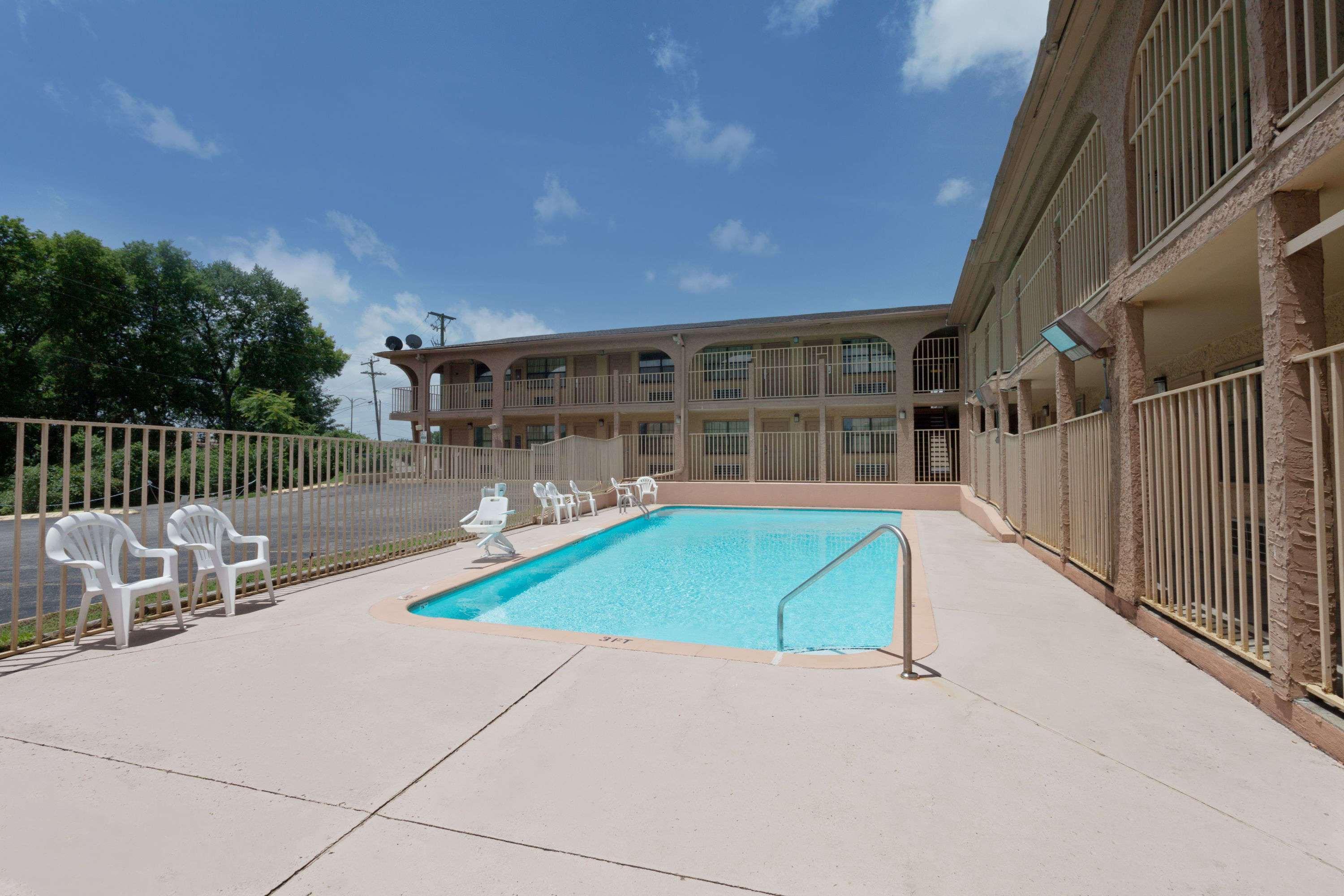 Days Inn By Wyndham Downtown-Nashville West Trinity Lane Extérieur photo