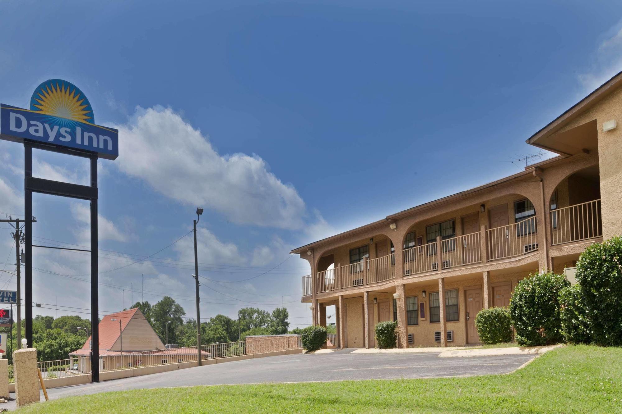 Days Inn By Wyndham Downtown-Nashville West Trinity Lane Extérieur photo