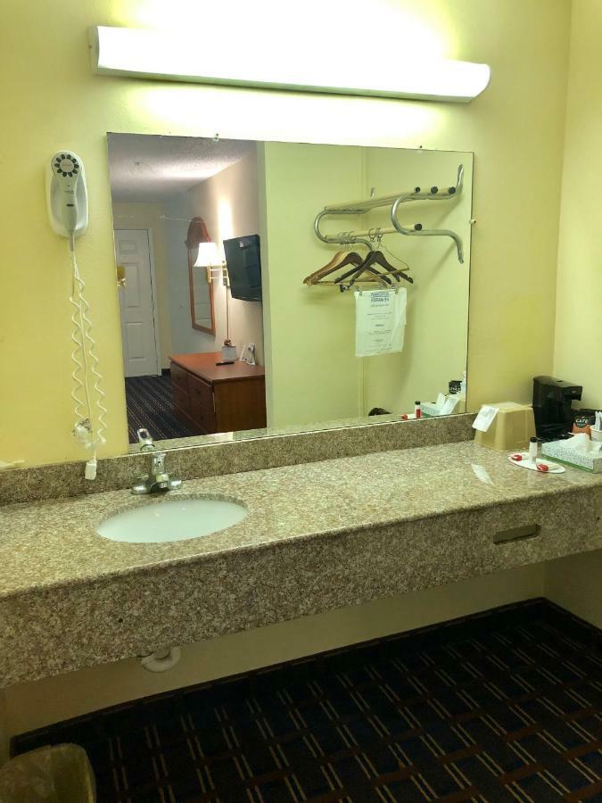 Days Inn By Wyndham Downtown-Nashville West Trinity Lane Extérieur photo