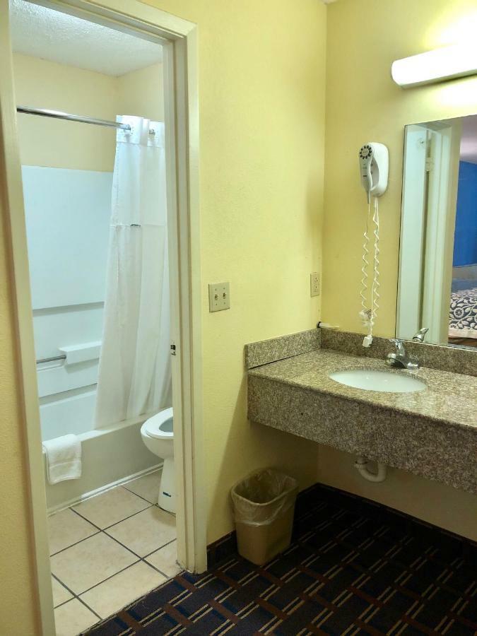 Days Inn By Wyndham Downtown-Nashville West Trinity Lane Extérieur photo